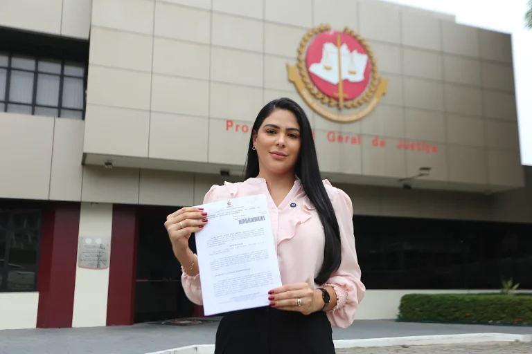 Deputada Mayra Dias